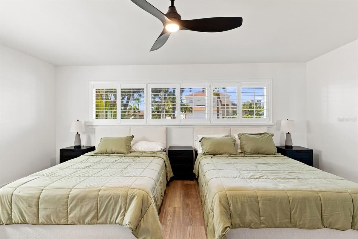 320 PALM ISLAND — photo 15 of 50
