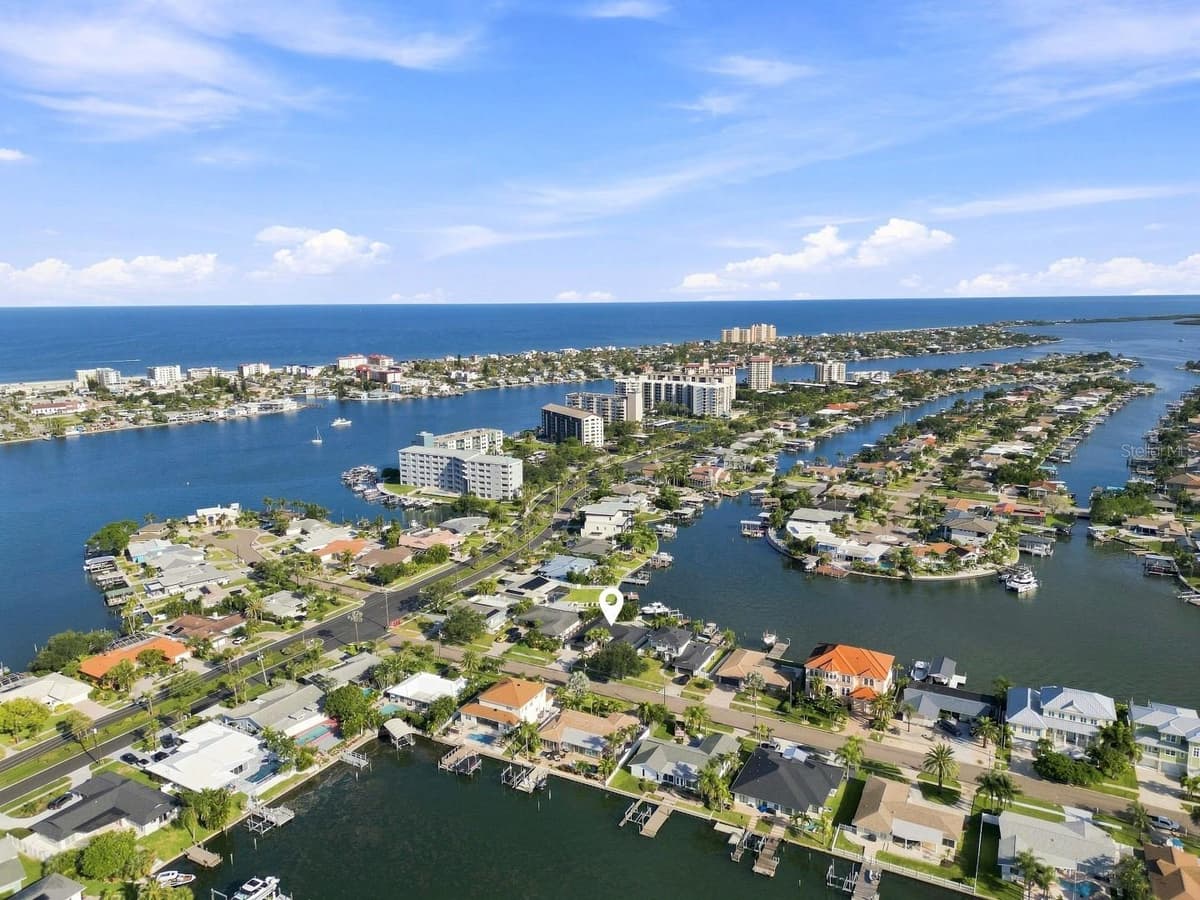 320 PALM ISLAND — photo 43 of 50