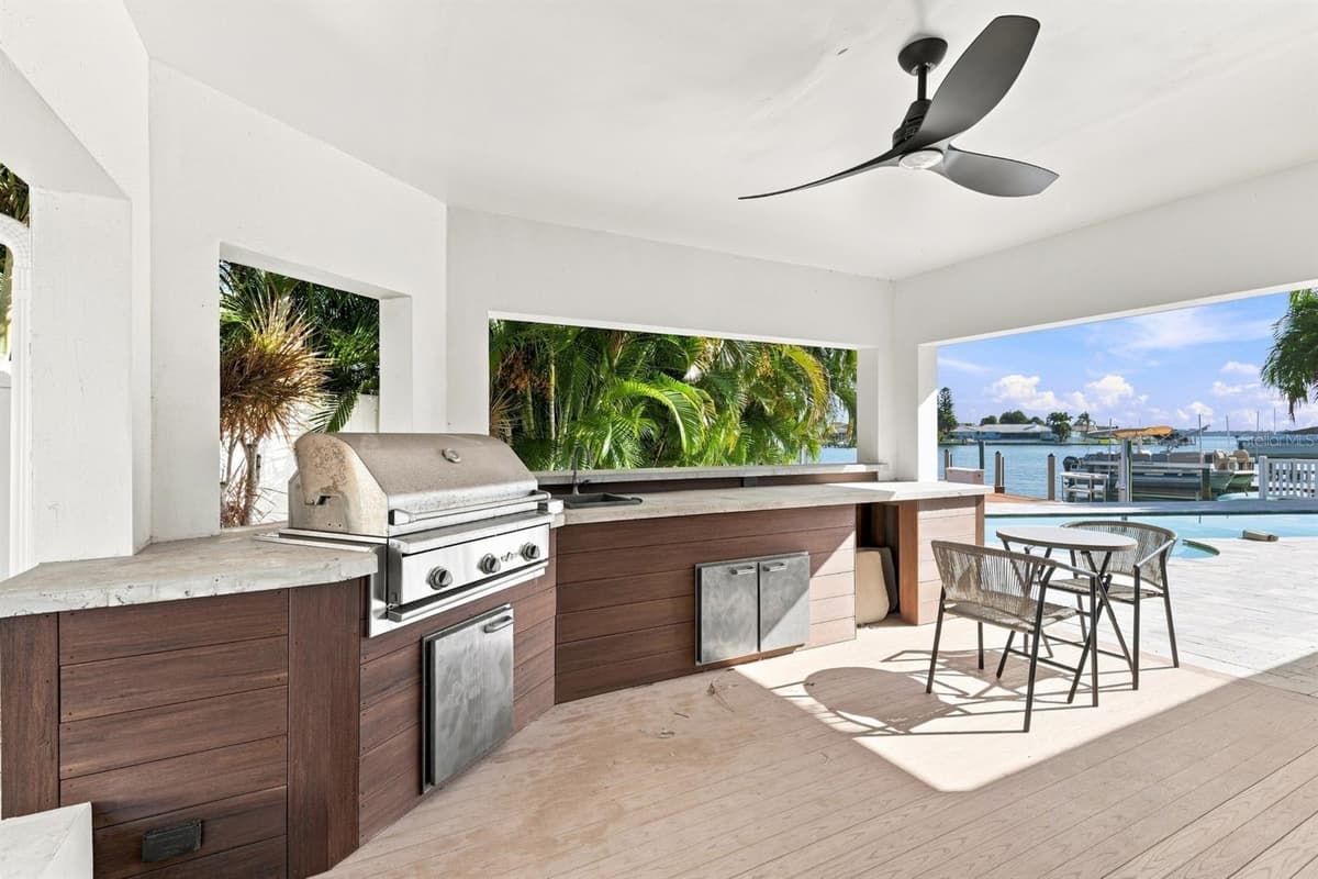 320 PALM ISLAND — photo 12 of 50