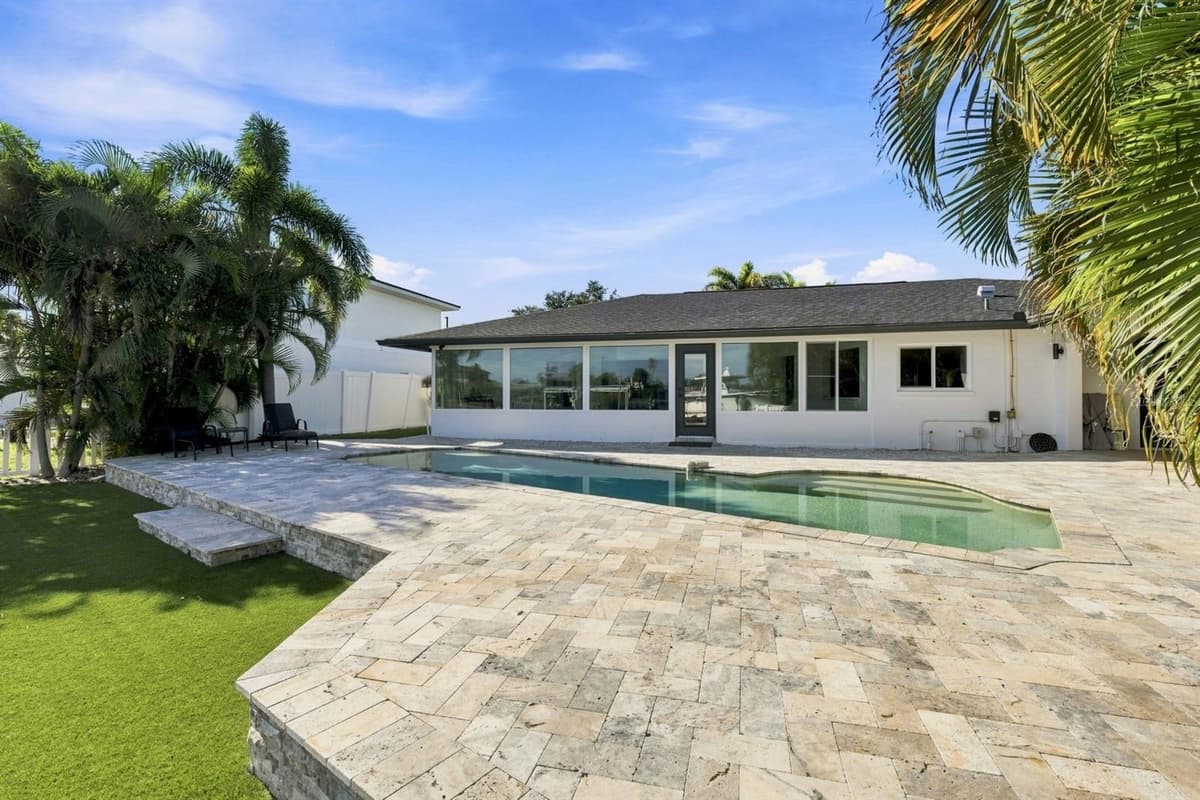 320 PALM ISLAND — photo 7 of 50