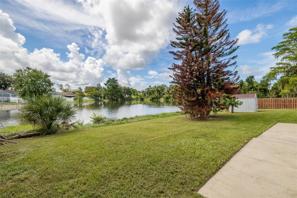 138 HOLLYHOCK COURT — photo 17 of 36