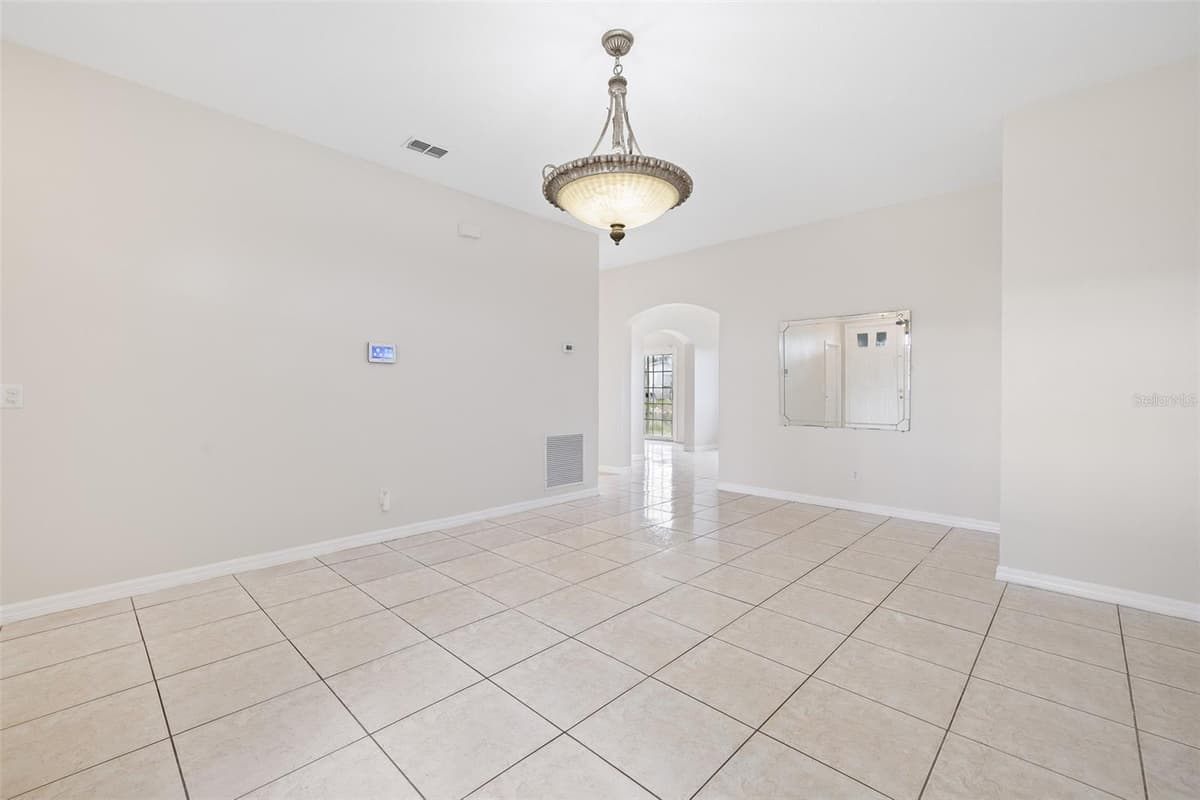 138 HOLLYHOCK COURT — photo 3 of 36