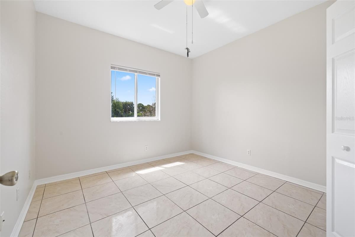 138 HOLLYHOCK COURT — photo 27 of 36