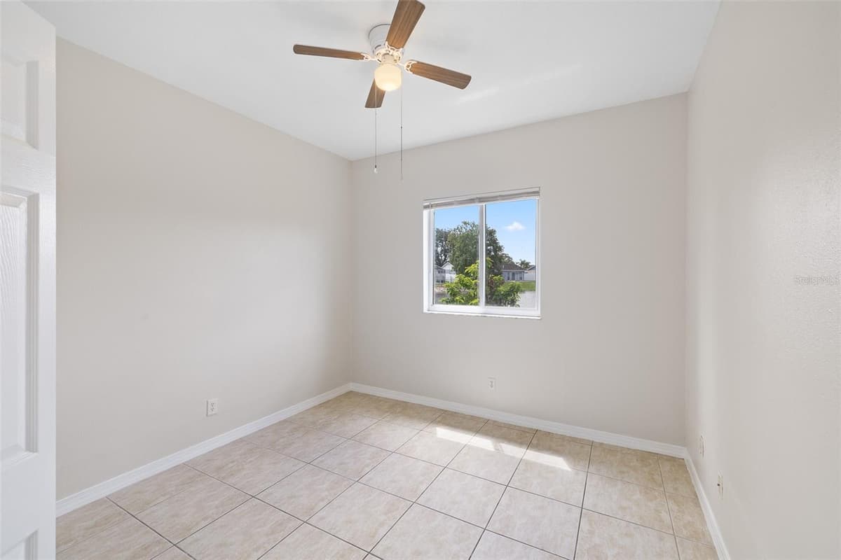 138 HOLLYHOCK COURT — photo 26 of 36