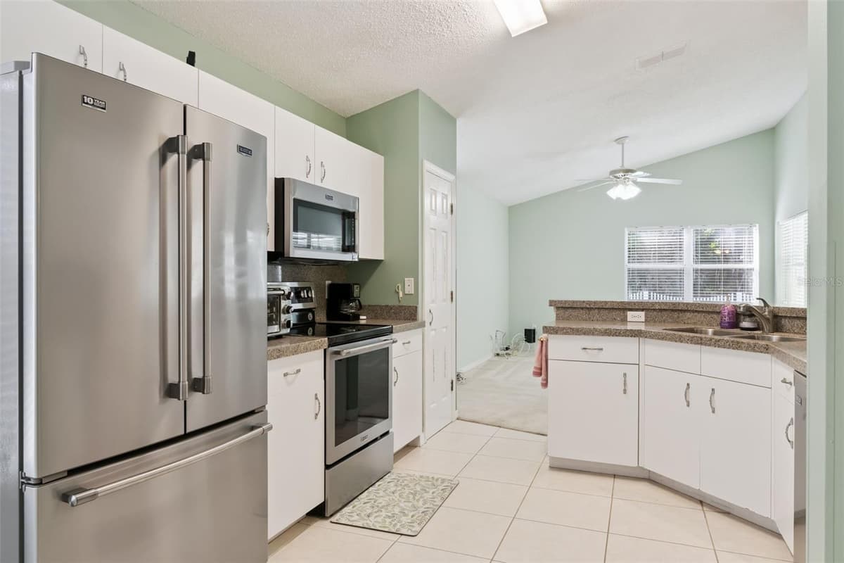 2615 BURWOOD AVENUE — photo 11 of 34