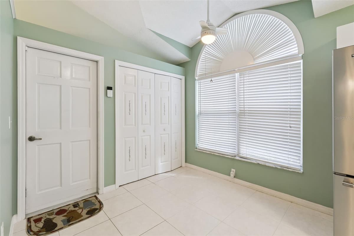 2615 BURWOOD AVENUE — photo 14 of 34