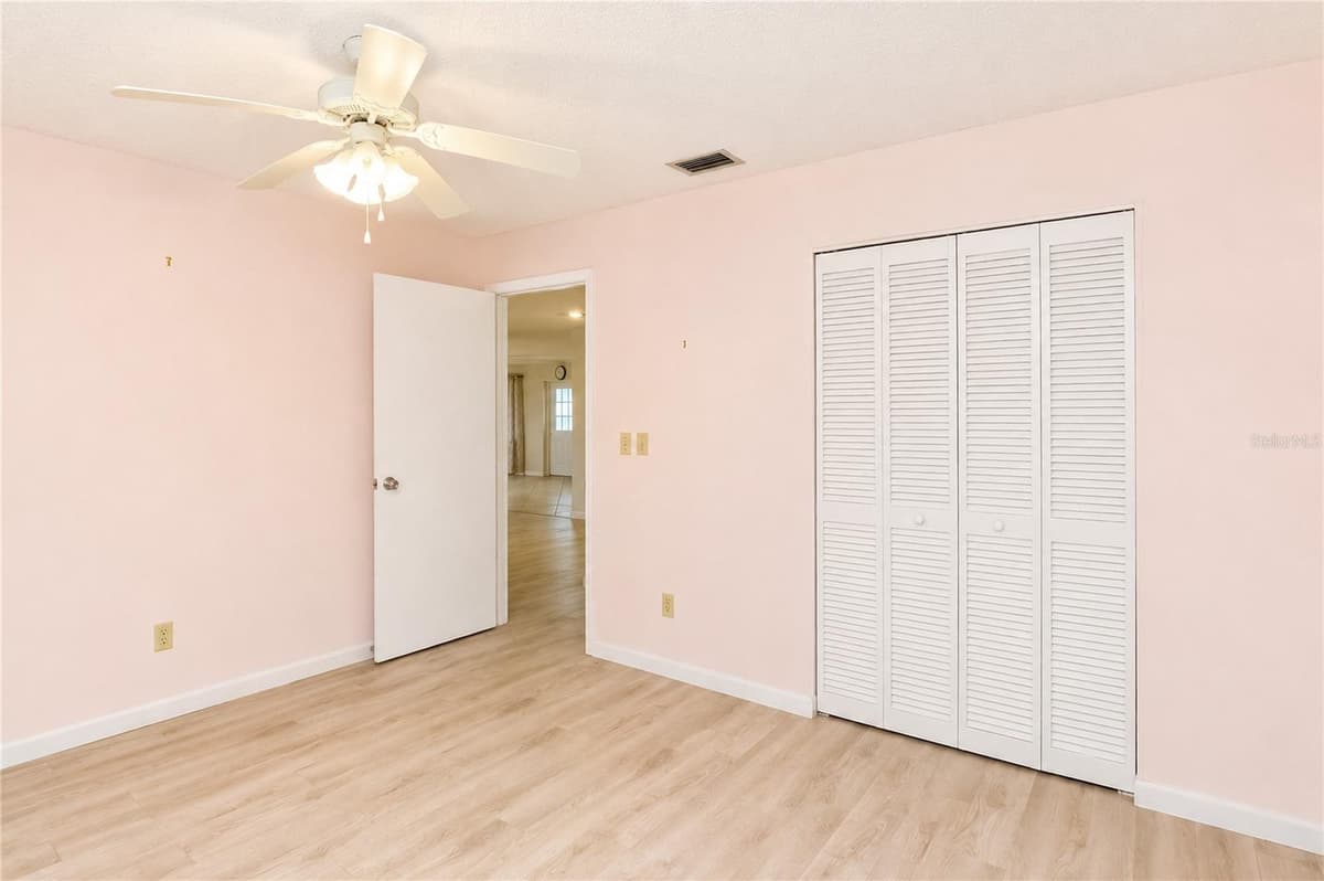 8702 94TH STREET — photo 14 of 39