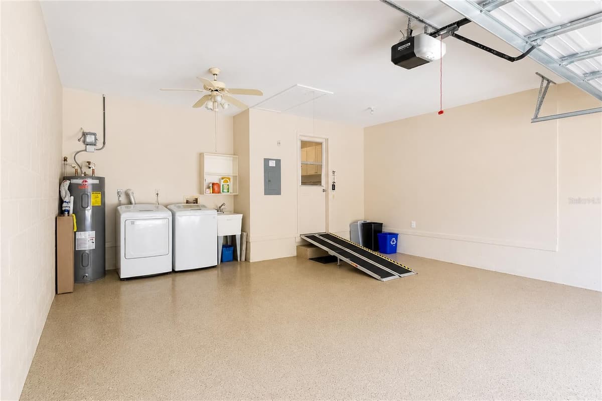 8702 94TH STREET — photo 37 of 39