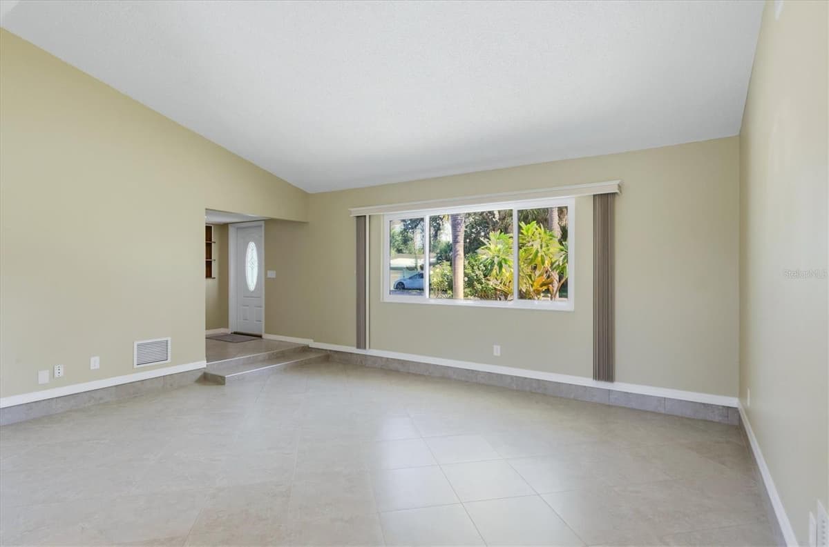935 BOUNDARY ROAD — photo 10 of 42