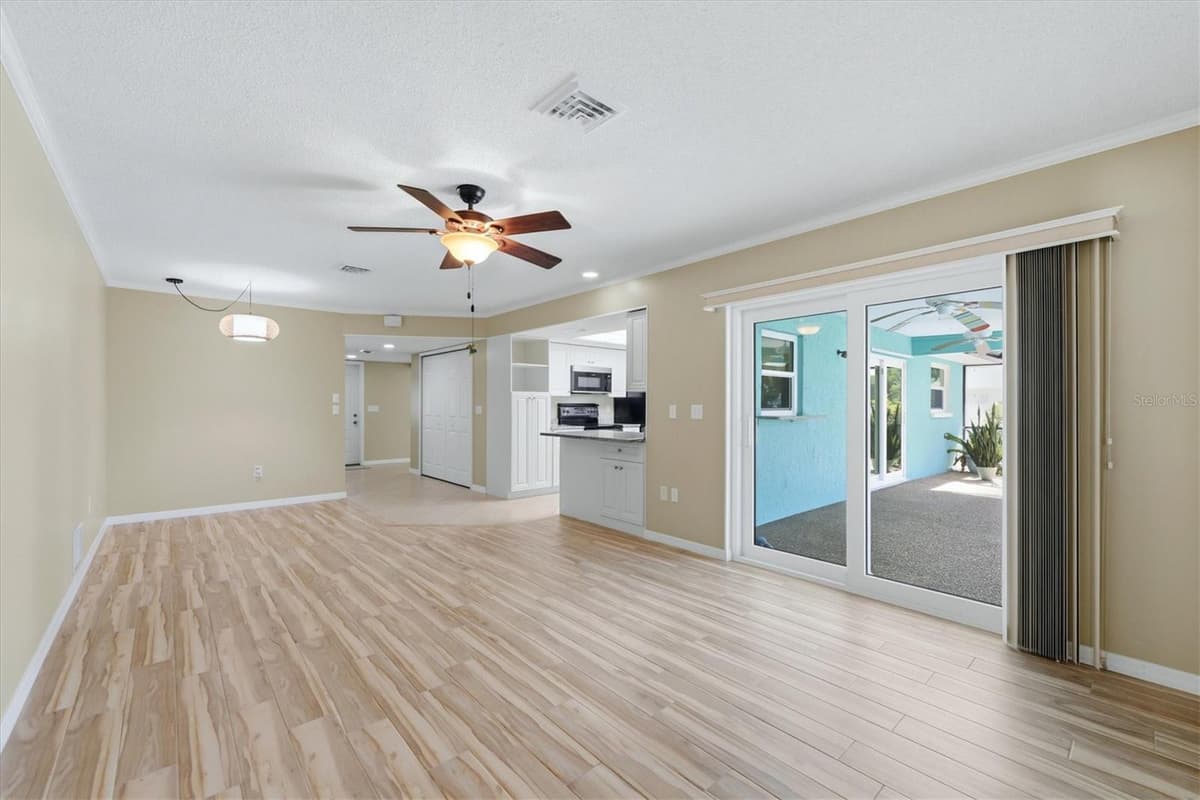 935 BOUNDARY ROAD — photo 15 of 42