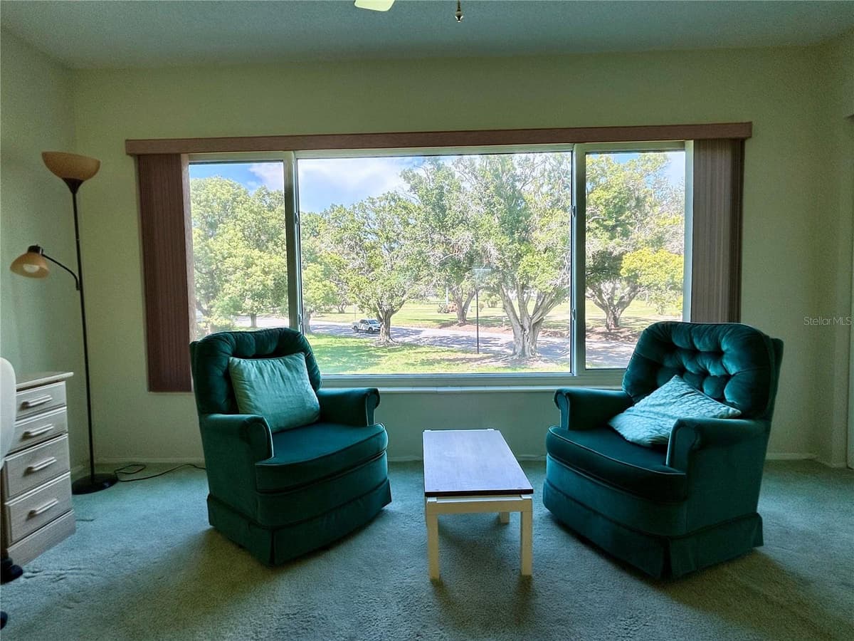 2340 GRECIAN WAY — photo 15 of 52
