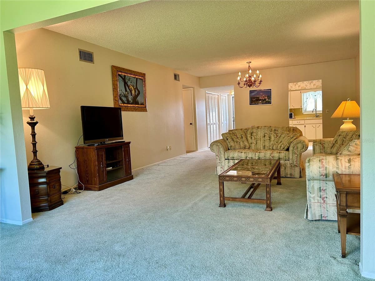 2340 GRECIAN WAY — photo 13 of 52