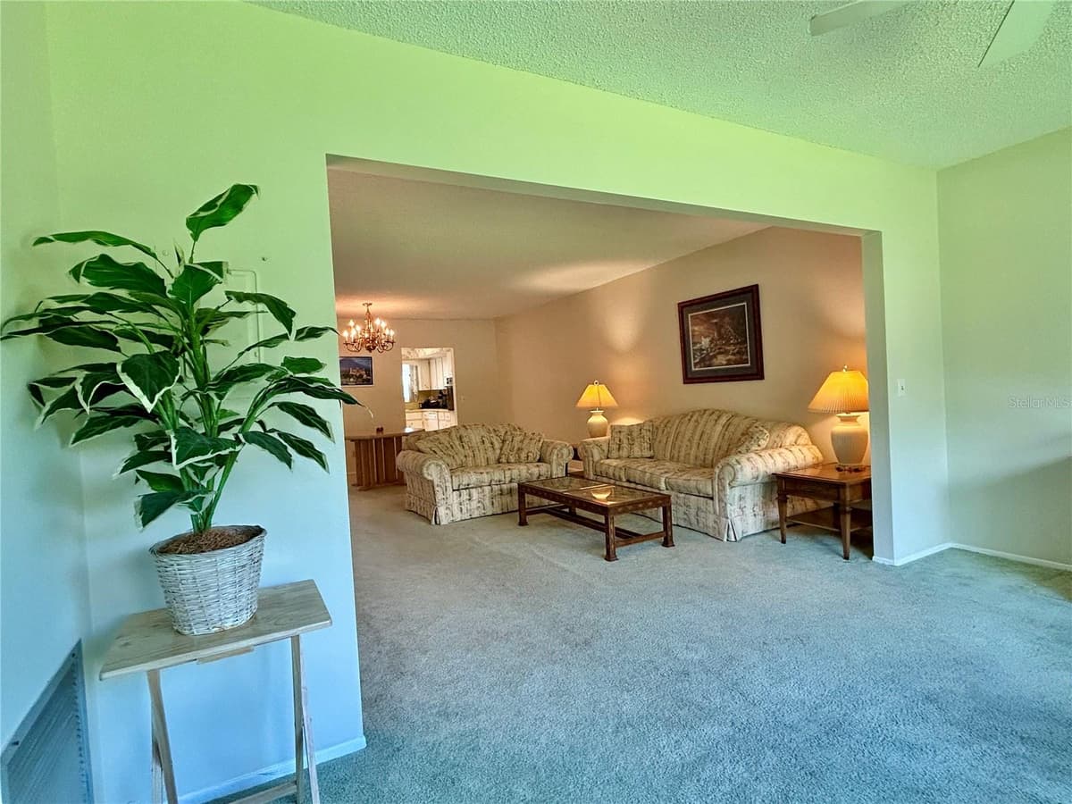 2340 GRECIAN WAY — photo 17 of 52