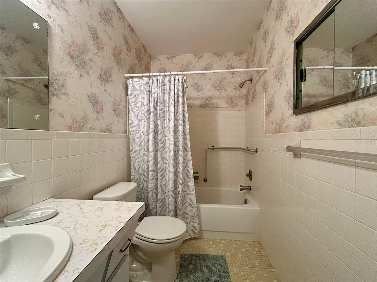2340 GRECIAN WAY — photo 30 of 52