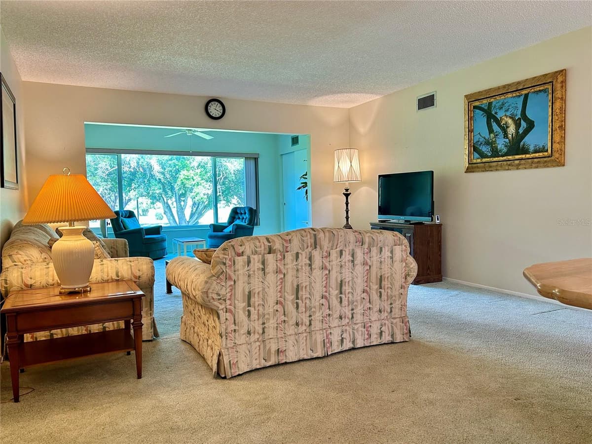 2340 GRECIAN WAY — photo 8 of 52
