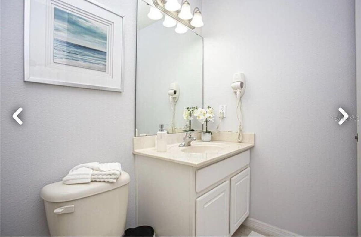 1050 LAS FUENTES DRIVE — photo 11 of 21