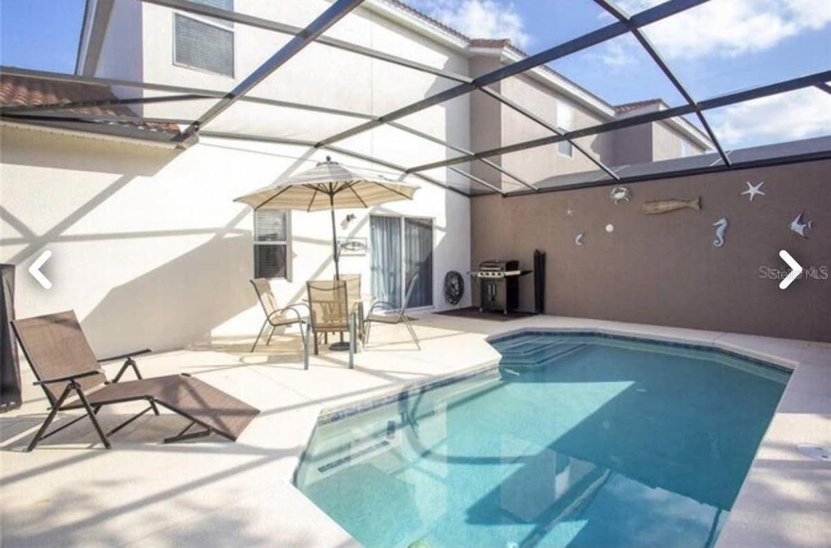 1050 LAS FUENTES DRIVE — photo 8 of 21