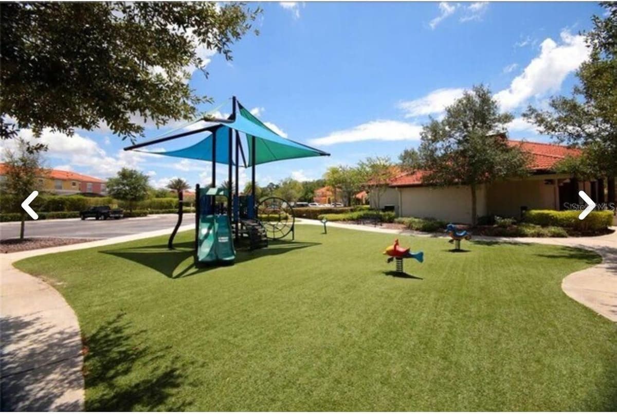 1050 LAS FUENTES DRIVE — photo 21 of 21