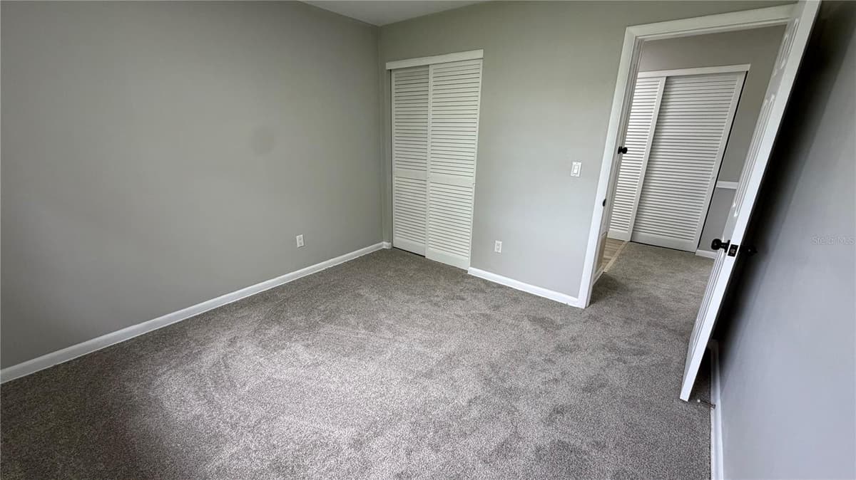 658 ELGROVE DRIVE — photo 31 of 48