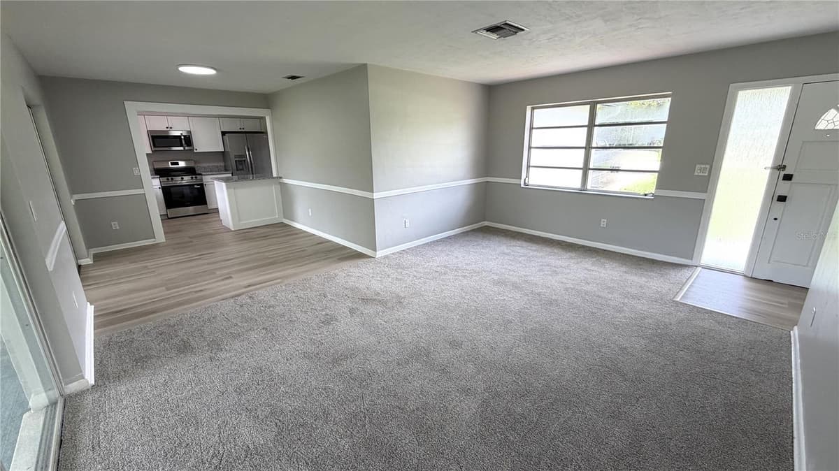 658 ELGROVE DRIVE — photo 14 of 48