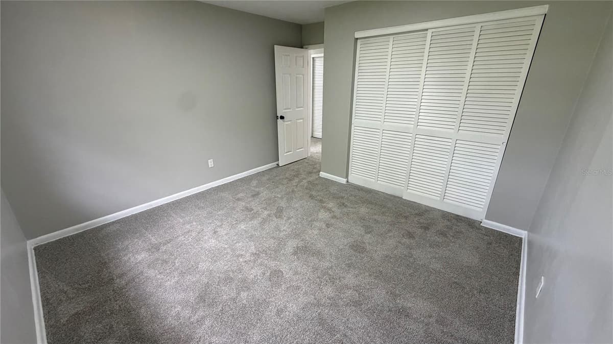 658 ELGROVE DRIVE — photo 38 of 48