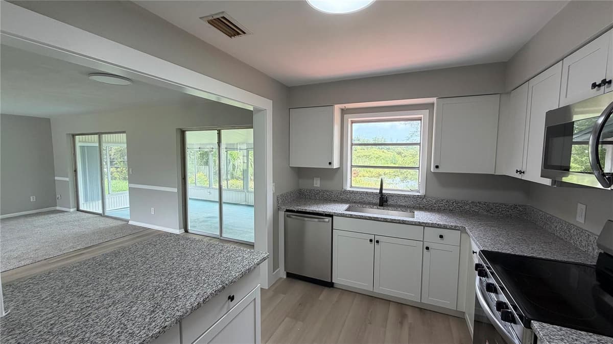 658 ELGROVE DRIVE — photo 22 of 48