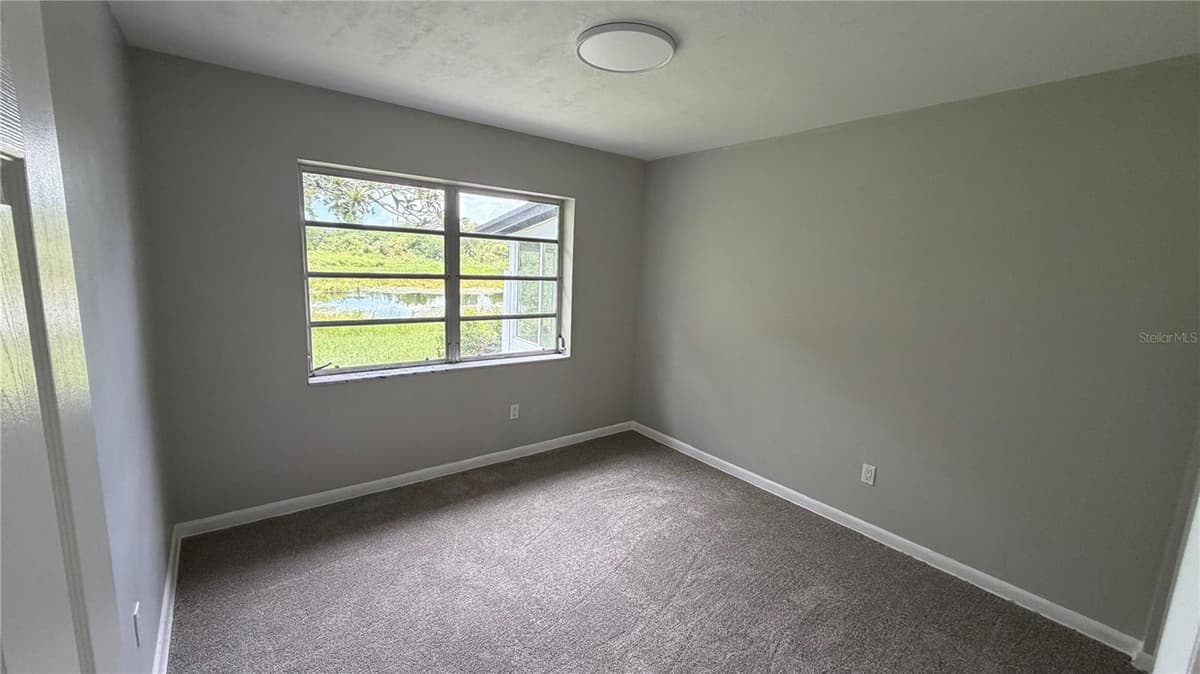 658 ELGROVE DRIVE — photo 30 of 48