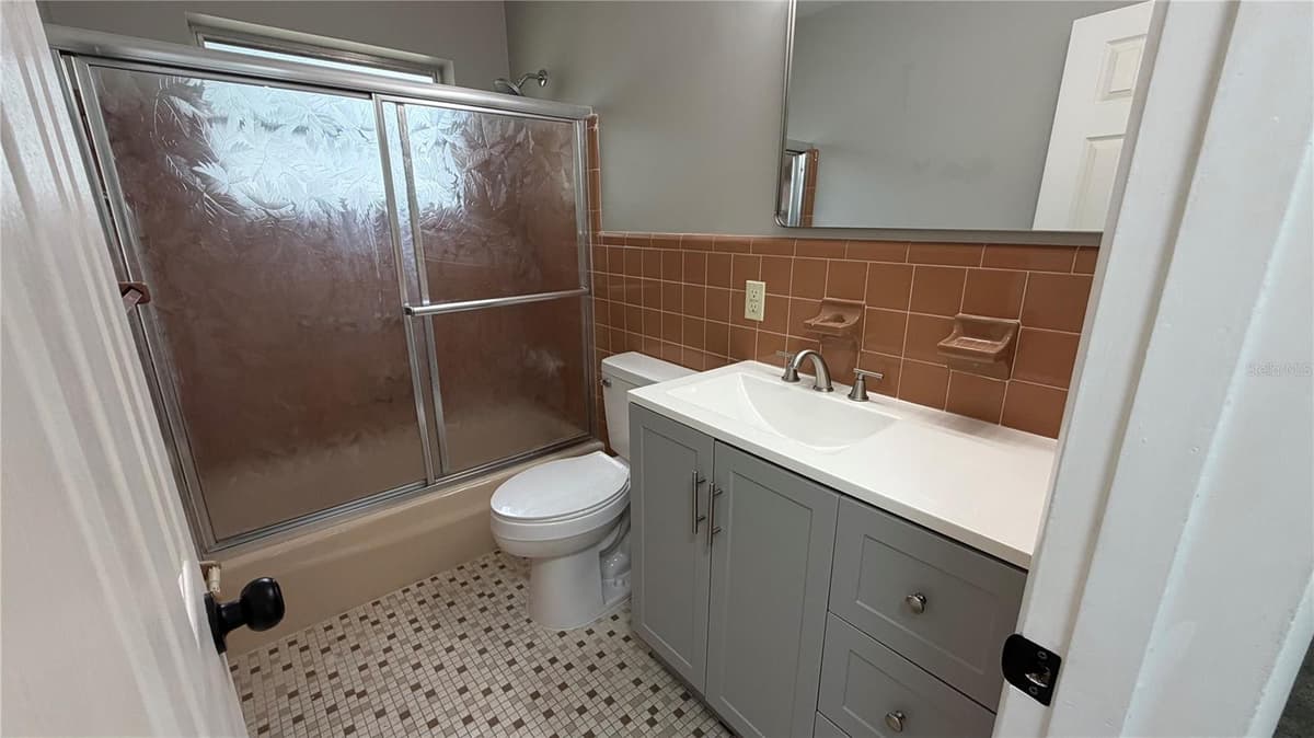 658 ELGROVE DRIVE — photo 35 of 48