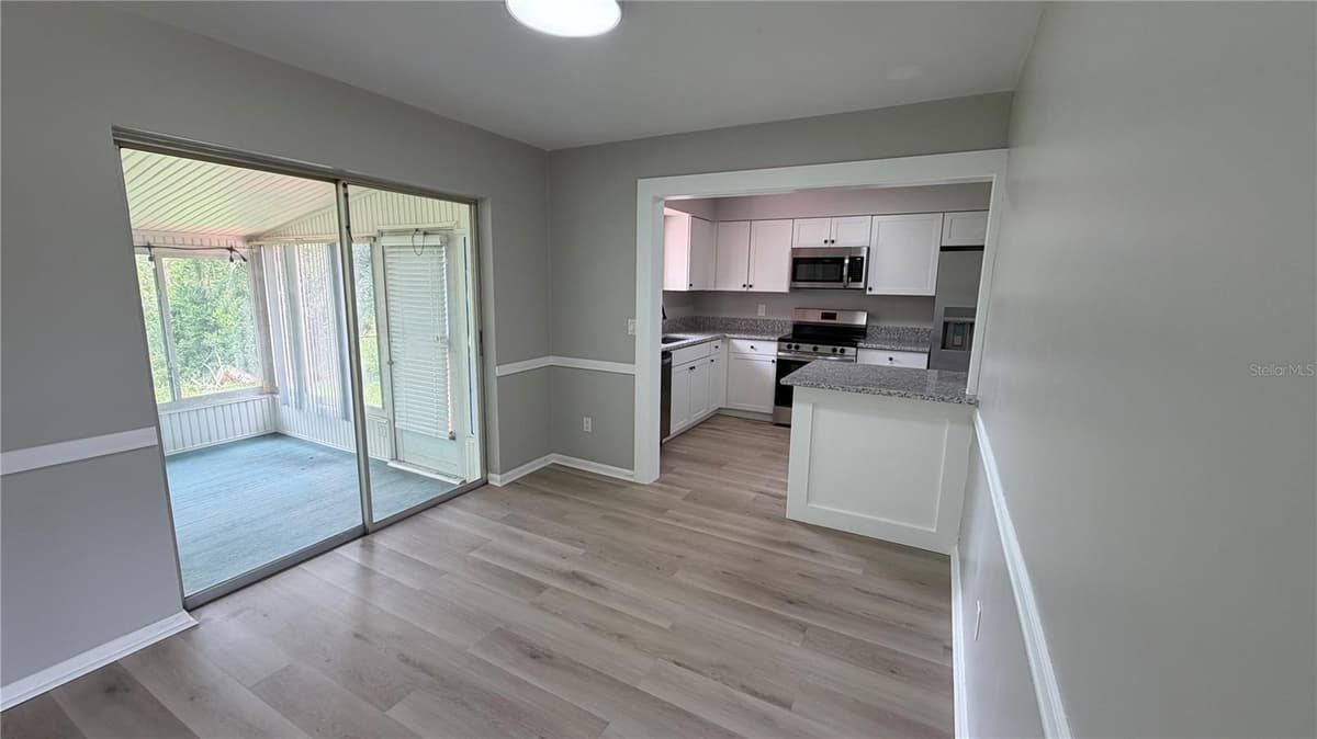 658 ELGROVE DRIVE — photo 16 of 48