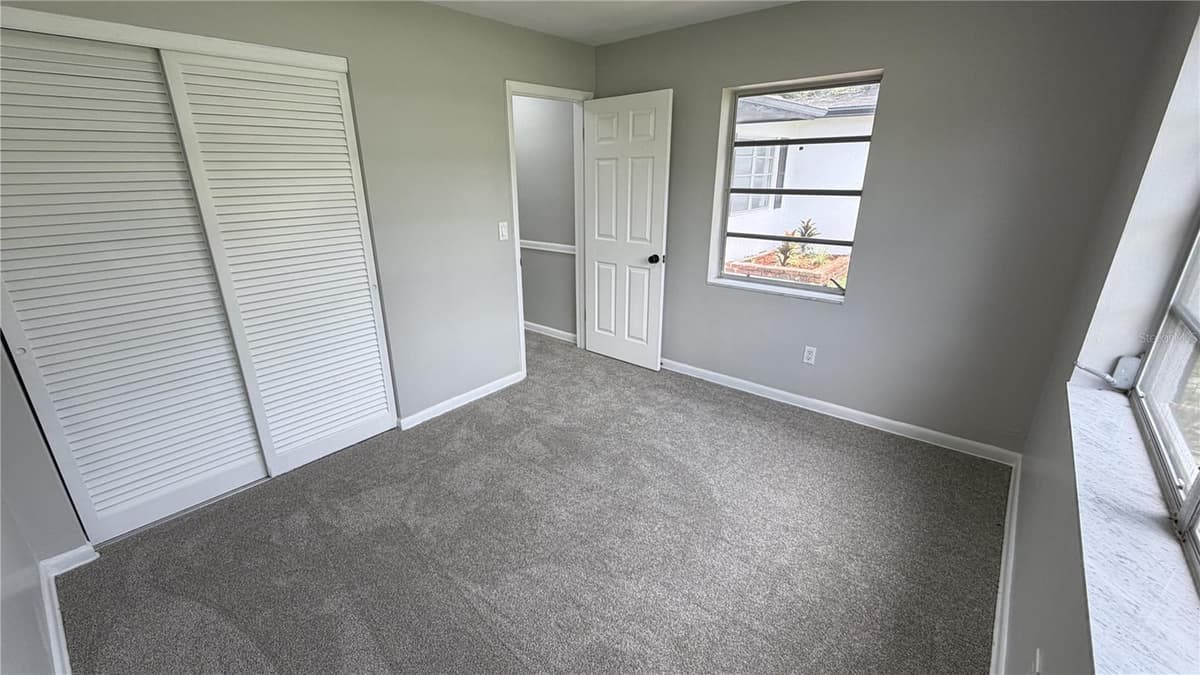 658 ELGROVE DRIVE — photo 34 of 48