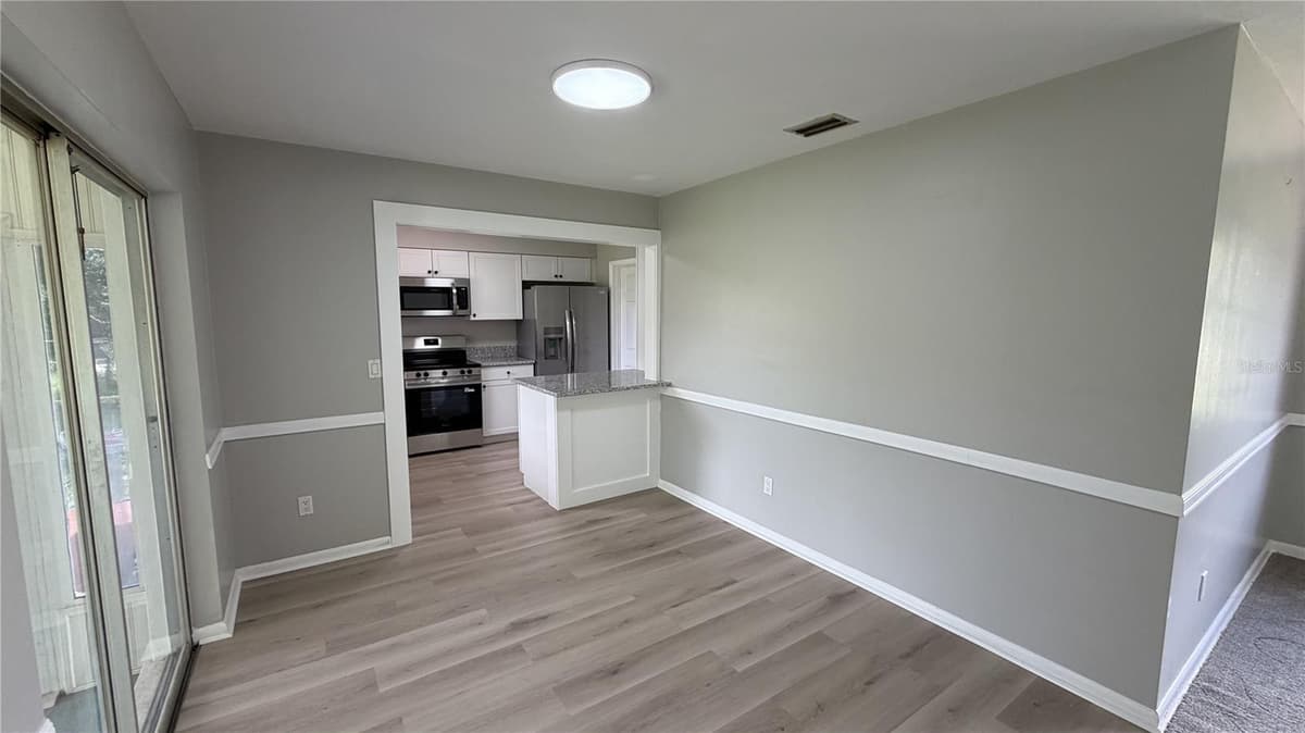 658 ELGROVE DRIVE — photo 15 of 48