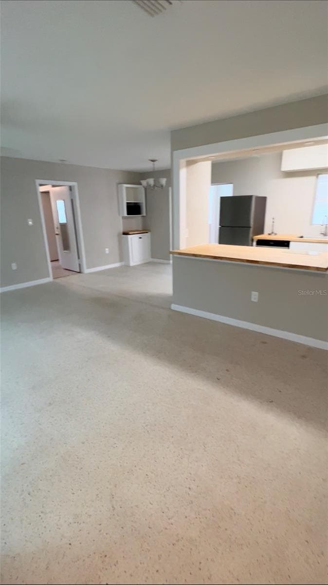2618 LAKESHORE CIRCLE — photo 2 of 6