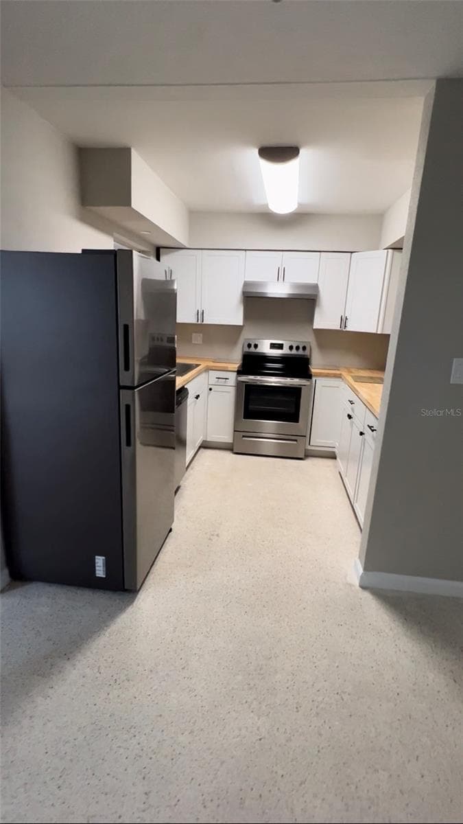 2618 LAKESHORE CIRCLE — photo 4 of 6