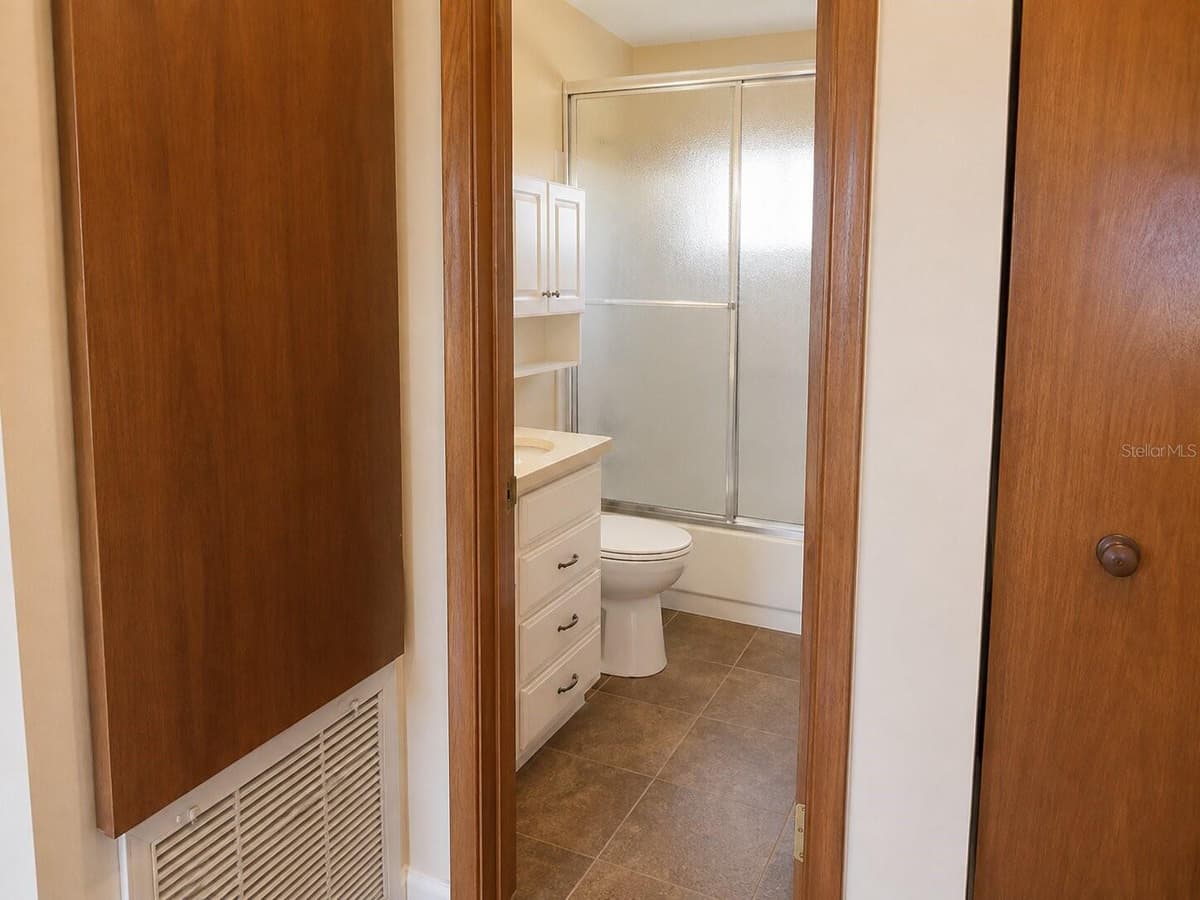9941 102ND LANE — photo 8 of 12