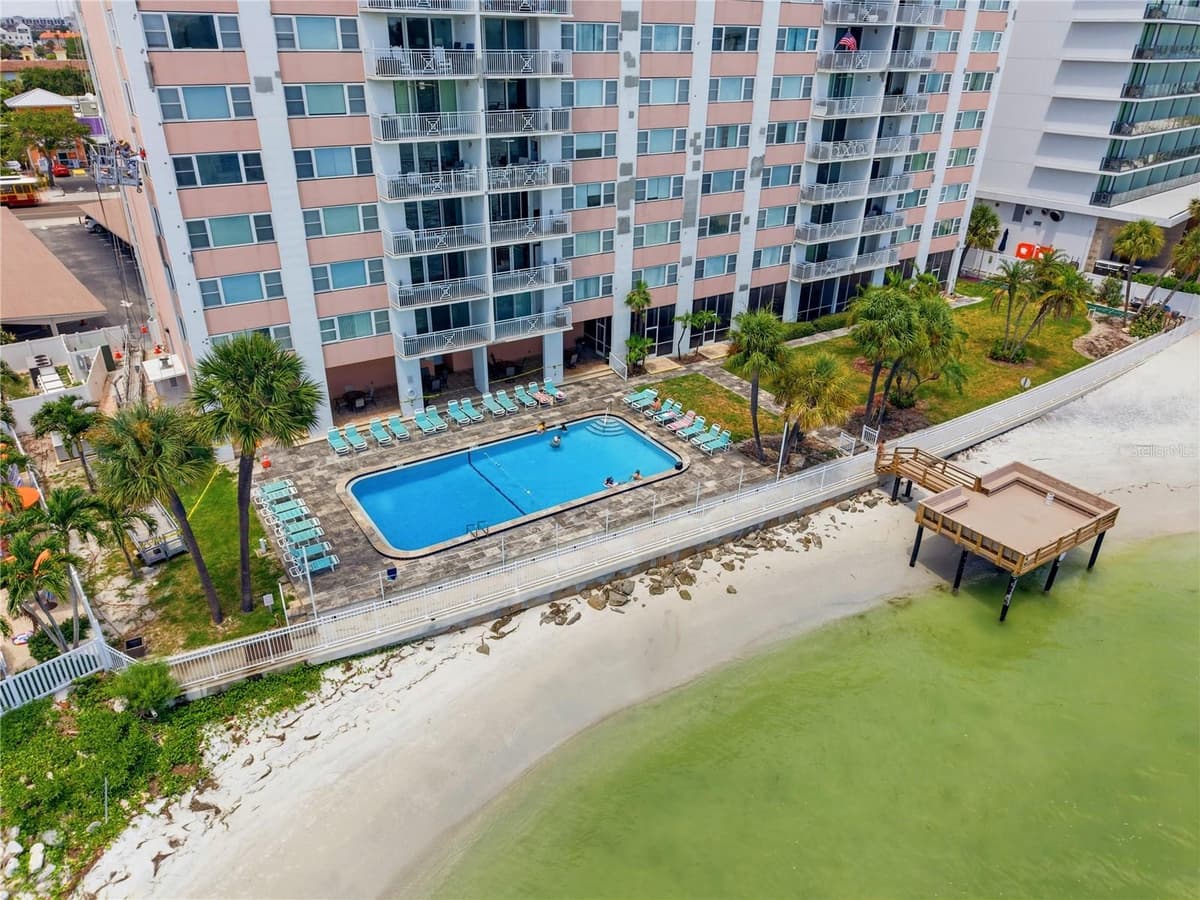 675 GULFVIEW BOULEVARD — photo 3 of 26