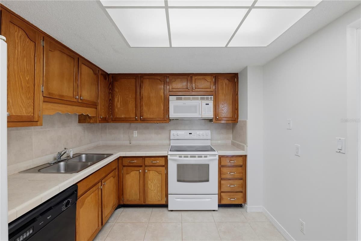 675 GULFVIEW BOULEVARD — photo 13 of 26