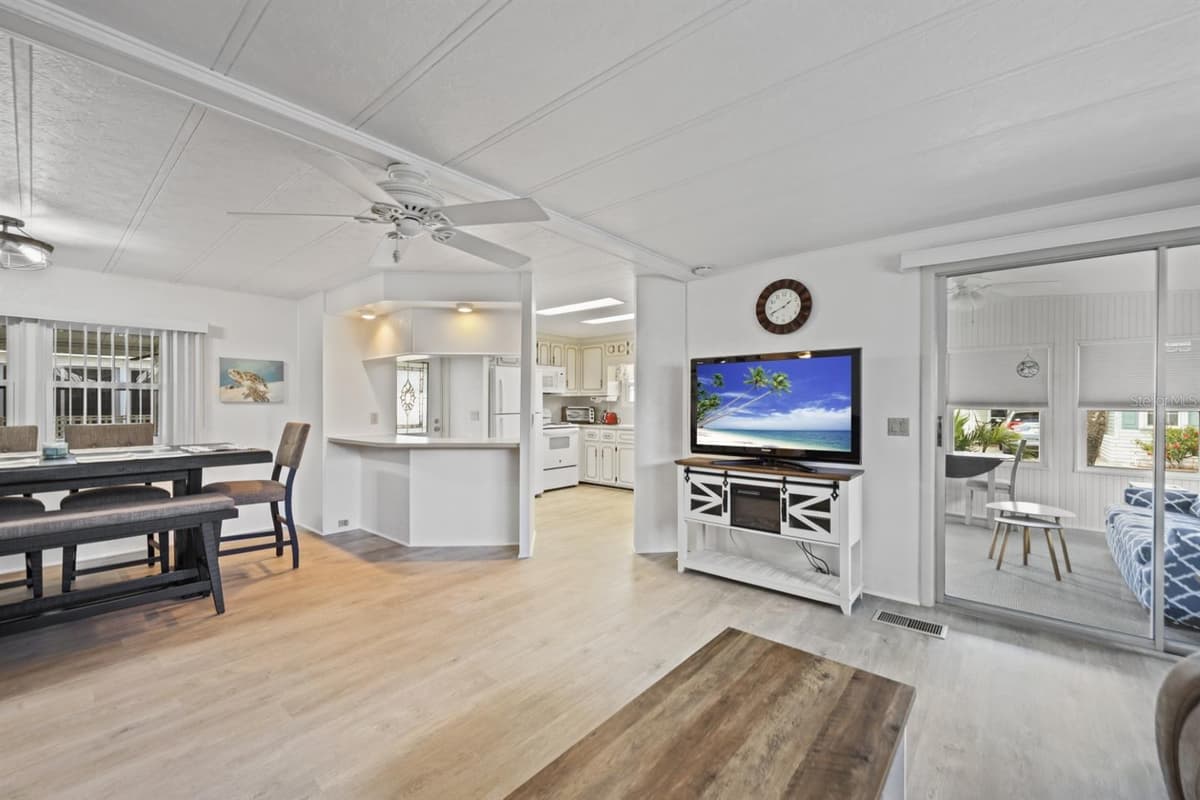 2100 KINGS HIGHWAY — photo 14 of 88