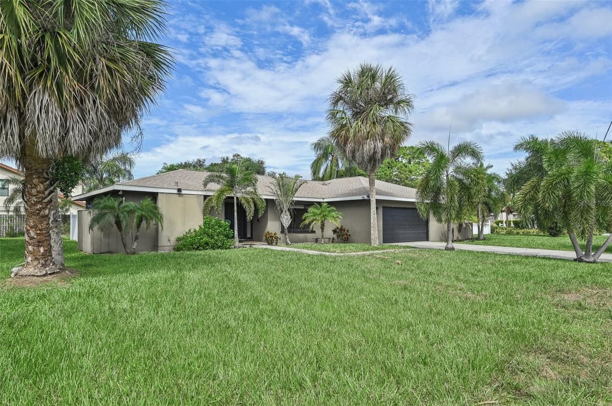 6106 45TH STREET — photo 7 of 51
