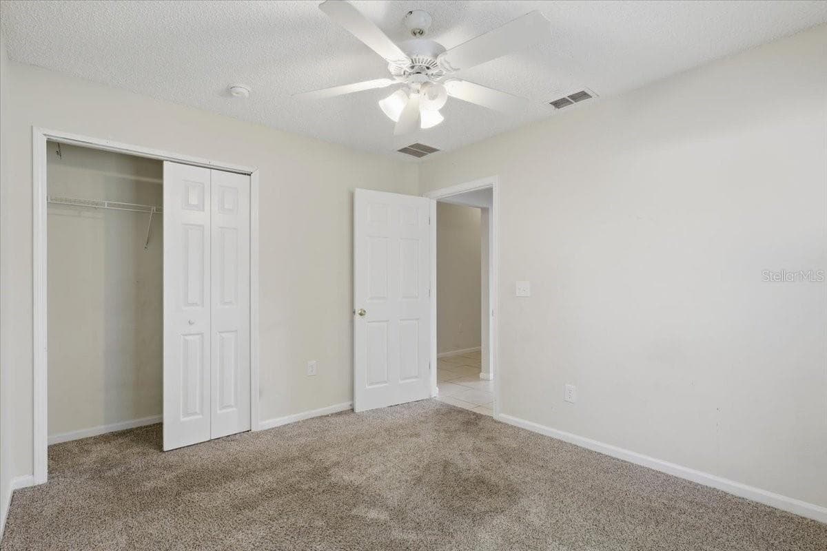 3 LOUVET LANE — photo 14 of 43