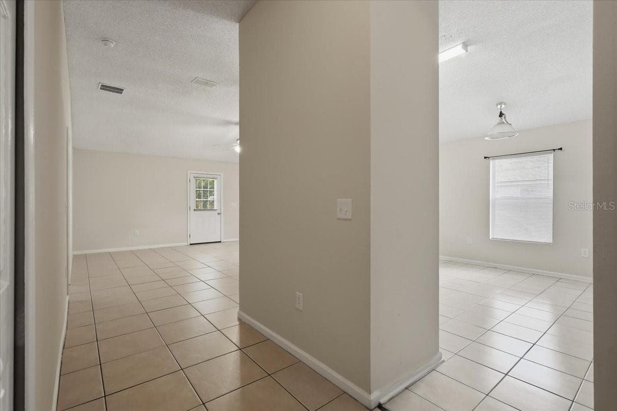 3 LOUVET LANE — photo 10 of 43