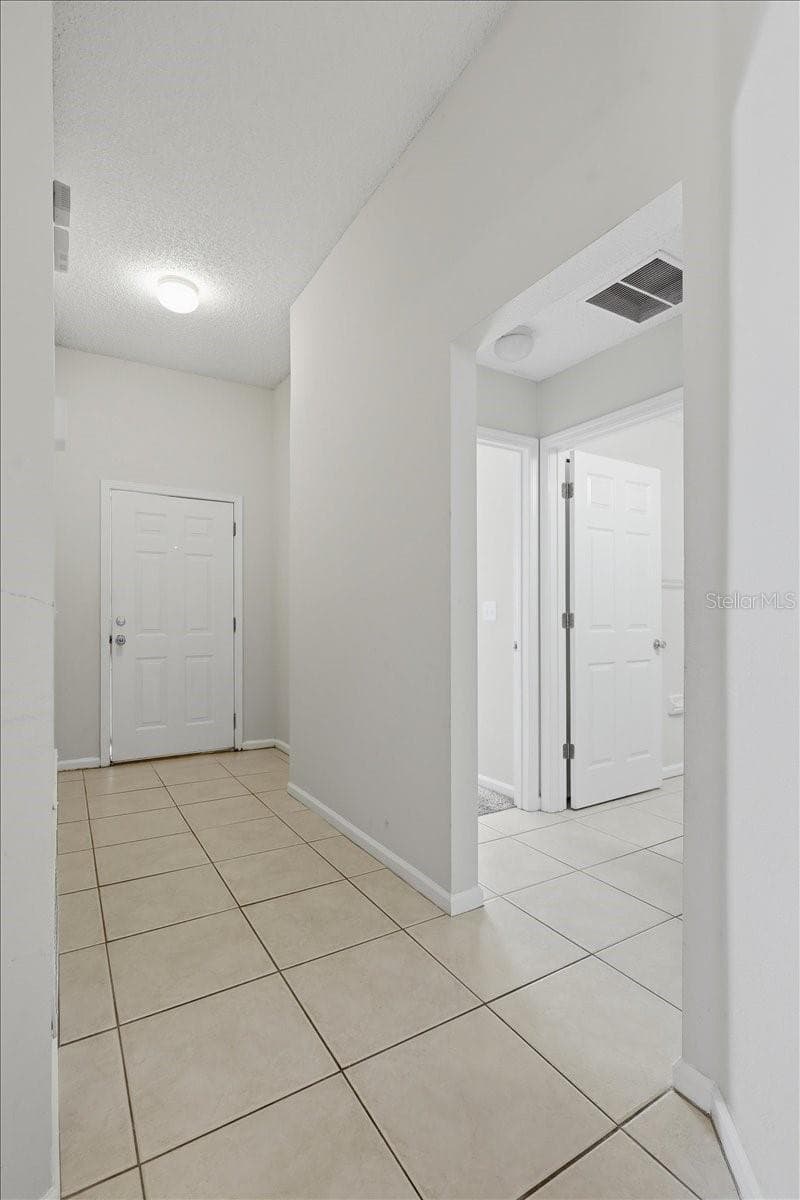 3 LOUVET LANE — photo 18 of 43