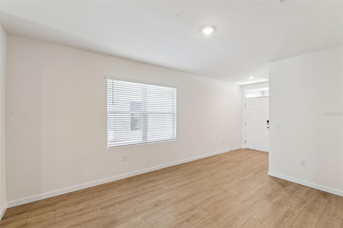 1368 GRAND FLORA LANE — photo 4 of 39