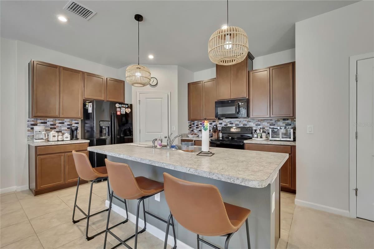 11912 THORNCREST DRIVE — photo 16 of 55