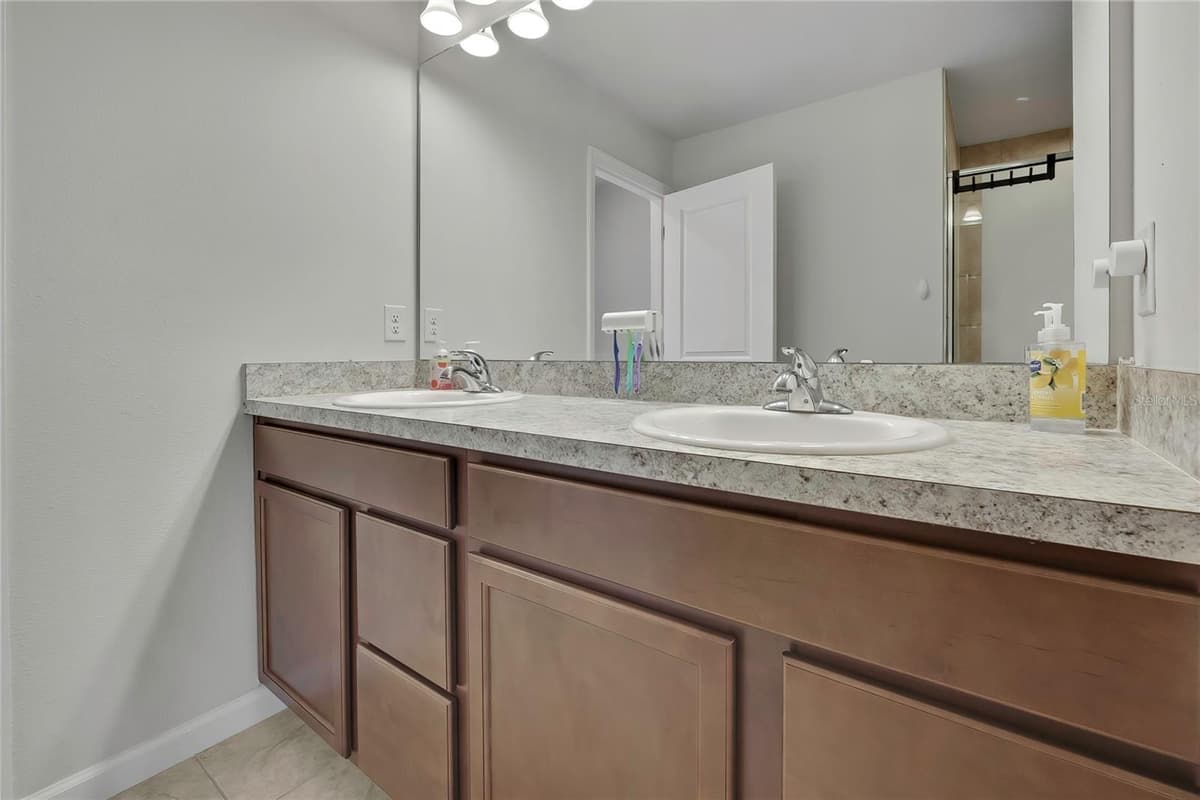 11912 THORNCREST DRIVE — photo 30 of 55