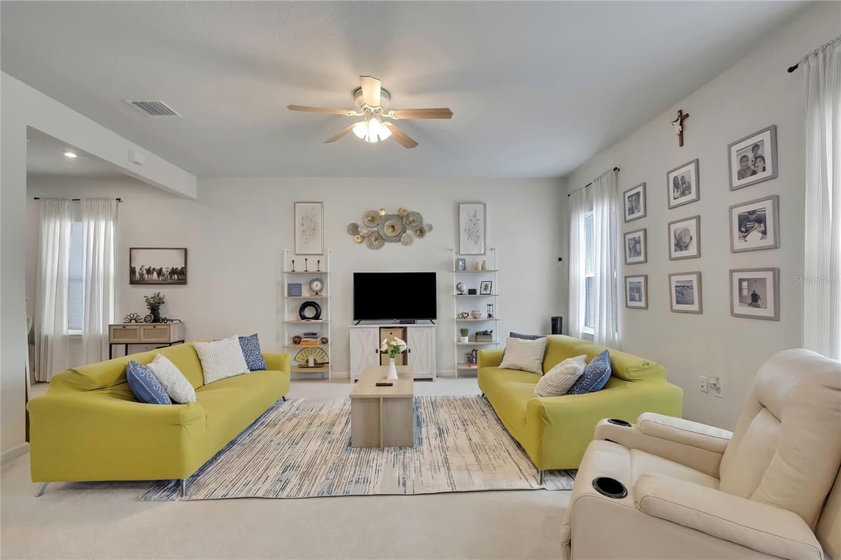 11912 THORNCREST DRIVE — photo 10 of 55