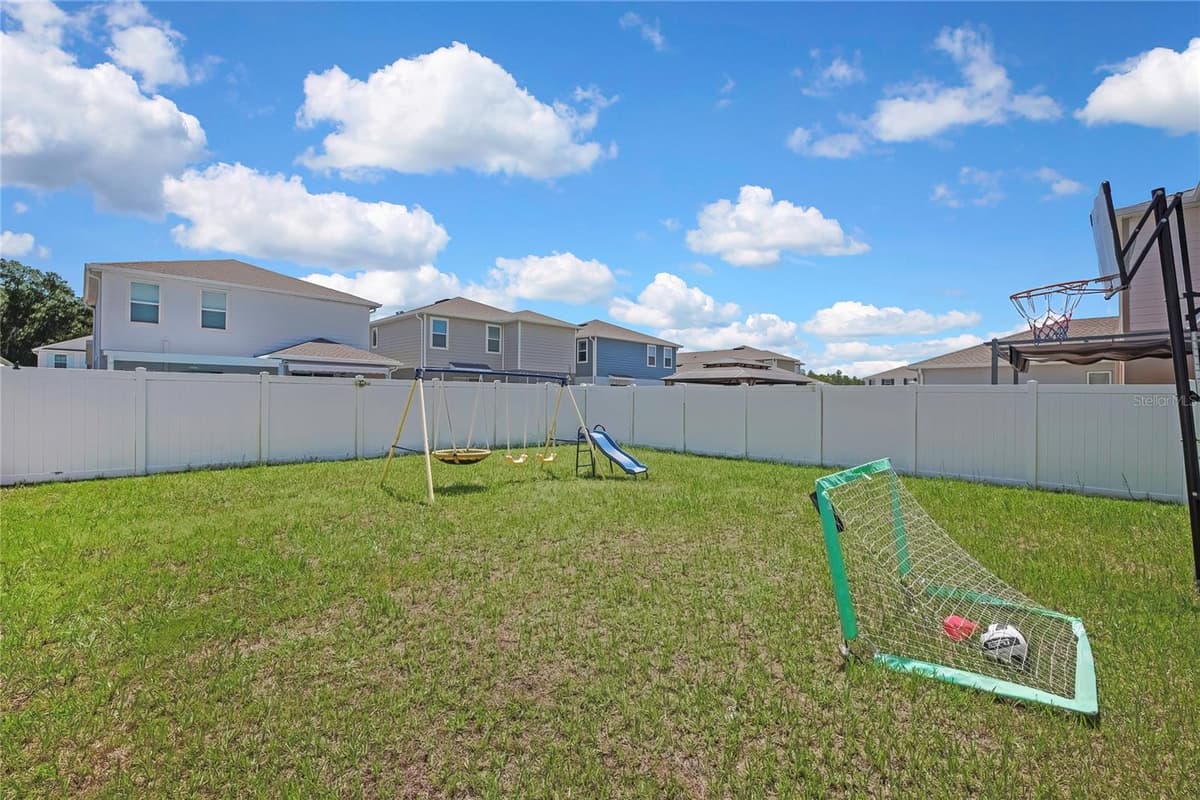11912 THORNCREST DRIVE — photo 39 of 55