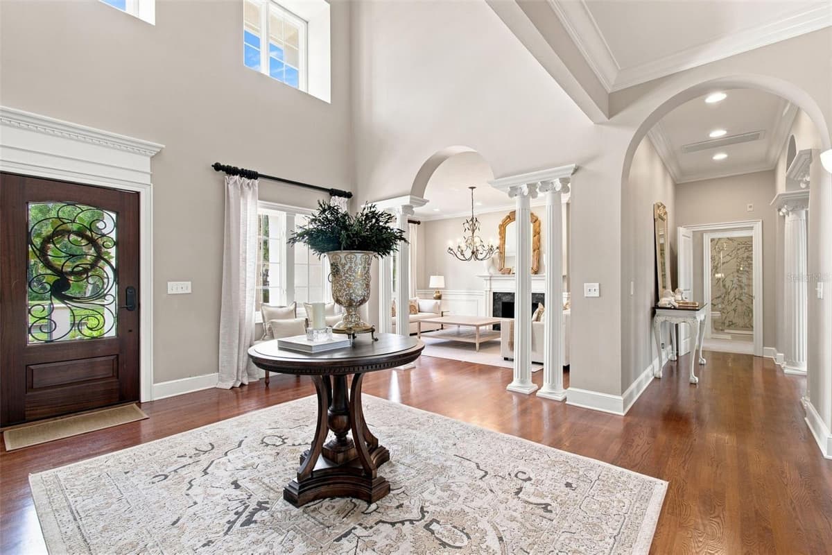4537 SWANN AVENUE — photo 8 of 58
