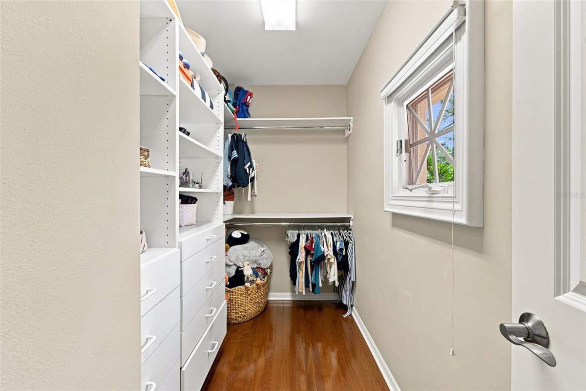 4537 SWANN AVENUE — photo 39 of 58