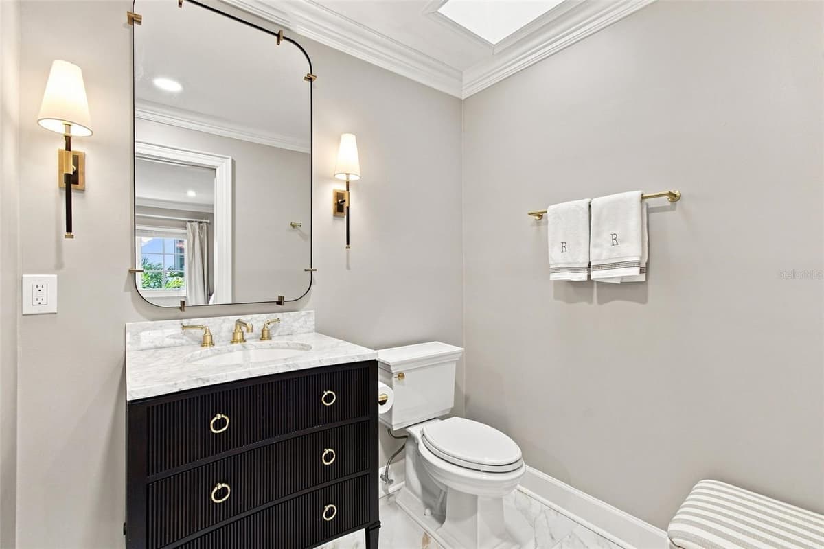 4537 SWANN AVENUE — photo 40 of 58