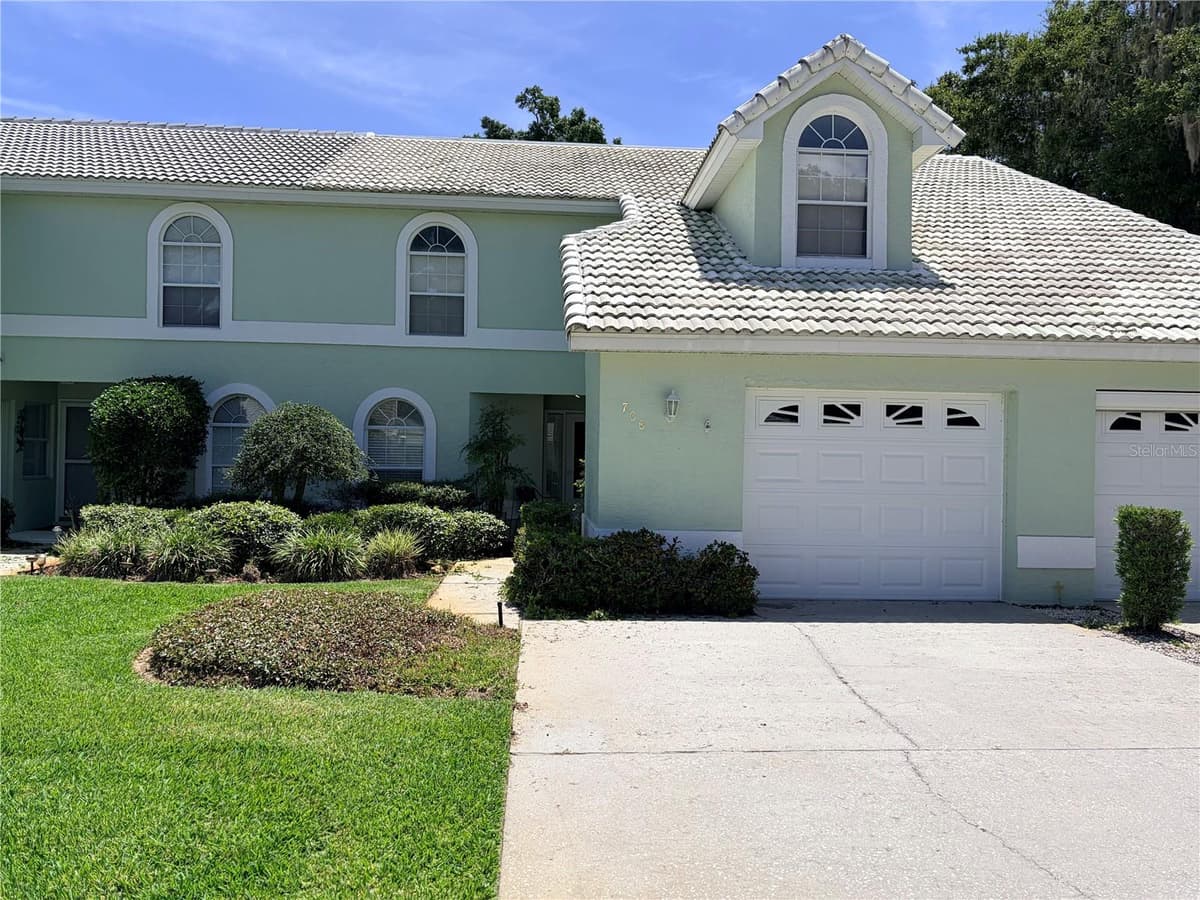 706 MORAY DRIVE — photo 3 of 53